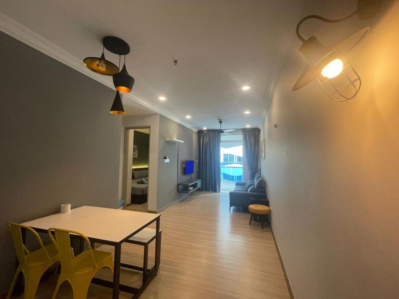 Close Apartment *
